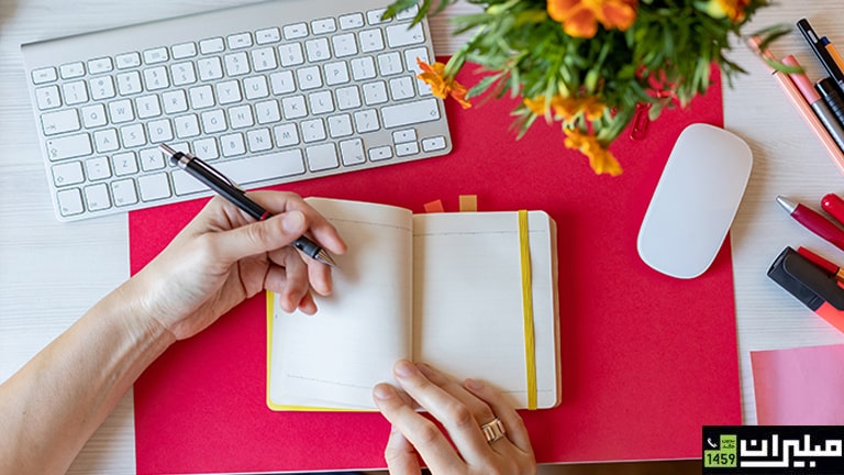 میز و صندلی مناسب افراد چپ‌ دست؛ توجه به نیاز کارمندان غیر راست‌دستی!